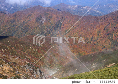 From the top of the Tohoku Iide mountain range Iitoyo mountain top From the top of the Tohoku Iide mountain range Iitoyo mountain top 45433685