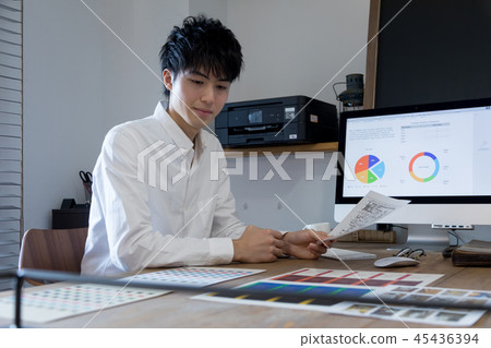 年輕人個人計算機個人業務設計工作 年輕人個人計算機個人業務設計工作 45436394