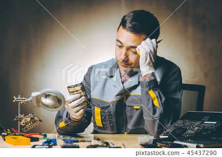 service repair electronics 45437290