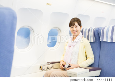 飛機飛行旅行的女人 45441111
