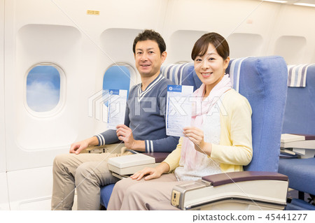 飛機機載旅行夫婦夫婦入境卡海關申請表 45441277