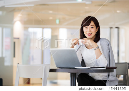 Cafe Shared Office Coworking Woman Middle Business Business Woman Cafe Shared Office Coworking Woman Middle Business Business Woman 45441895