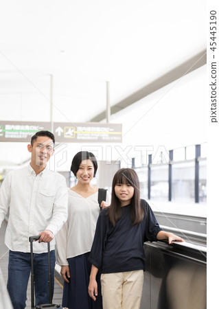 Airport family tour 45445190