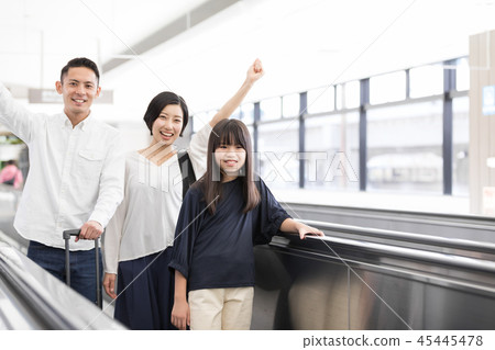 Airport family tour 45445478