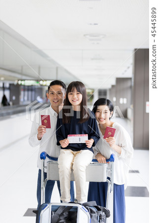 Airport family tour 45445899