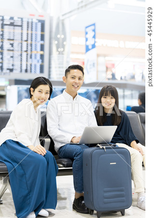 Airport Family Travel Canceled Waiting Area Space Killed 45445929
