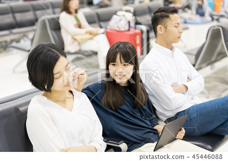機場家庭旅行取消等候區空間被殺 機場家庭旅行取消等候區空間被殺 45446088