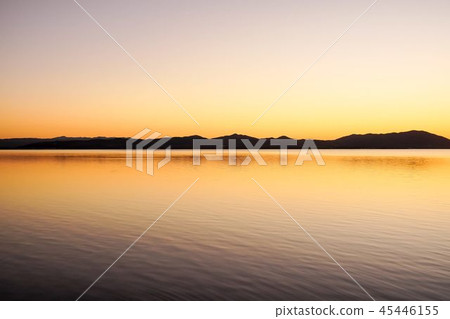 薩羅瑪湖的晚上風景 薩羅瑪湖的晚上風景 45446155