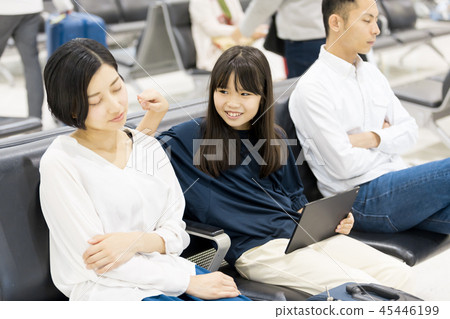 機場家庭旅行取消等候區空間被殺 機場家庭旅行取消等候區空間被殺 45446199