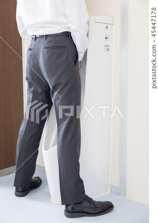 男士廁所 45447178