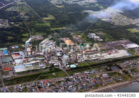 在造紙廠附近的鳥瞰圖在Shiraoi槍，北海道 45448160