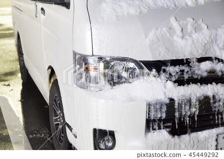 Car headlight snow Car headlight snow 45449292