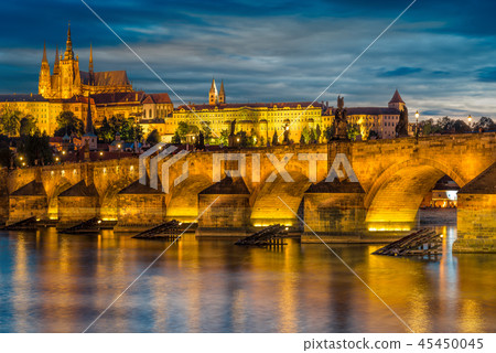 Amazing views of the Charles bridge Amazing views of the Charles bridge 45450045