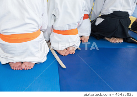 People in kimono and hakama on martial arts training 45453023