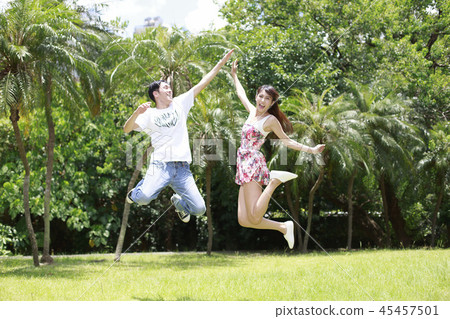 sweet couple 45457501