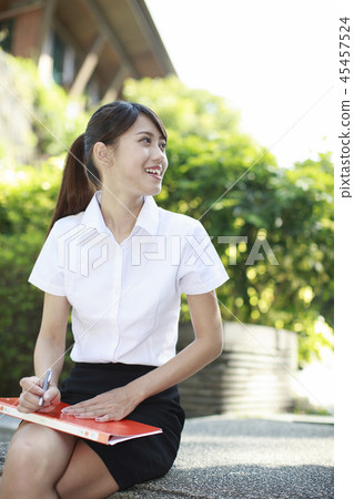 businesswoman 45457524