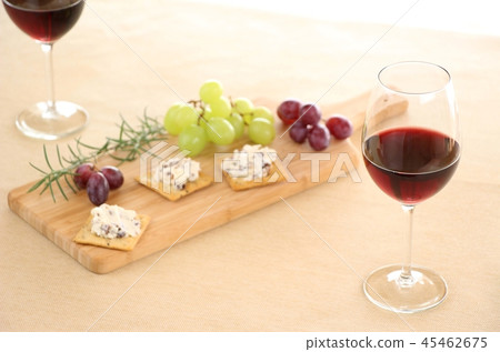 Relaxing time with wine Relaxing time with wine 45462675