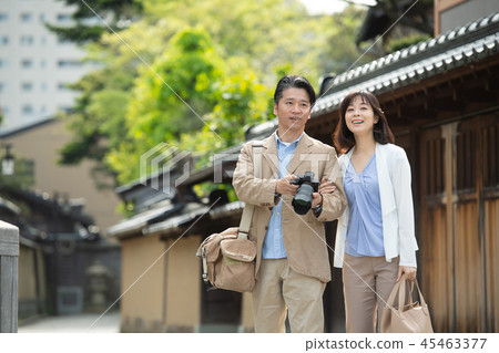 Middle couple travel image 45463377