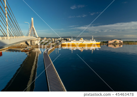 [Aomori City, Aomori Prefecture] Early morning scenery of Aomori Bay Area and clear sky 45463478