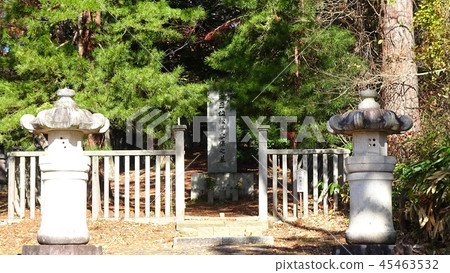 Matsuhira家族的松原墓(福島縣,會津若松市) Matsuhira家族的松原墓(福島縣,會津若松市) 45463532