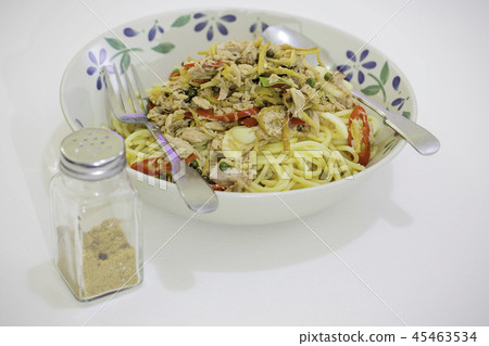 Spaghetti tuna lunch on holiday. The food we like. Spaghetti tuna lunch on holiday. The food we like. 45463534