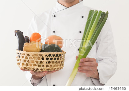Chef man with vegetables 45463660