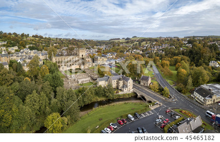 Aerial view of Jedburgh in autumn with the ruins of Jedburgh Abbey in Scotland 45465182