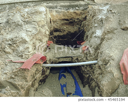 Crossection of water pipeline and electric lines 45465194