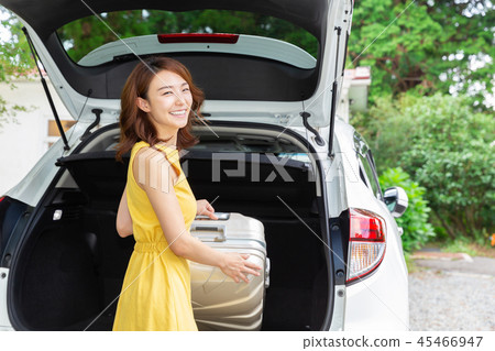 Women and cars 45466947