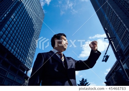 商人中間藍天 45468783