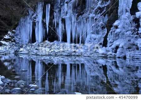 Chichibu Otaki Sanjyo Ice Column Group 45470099