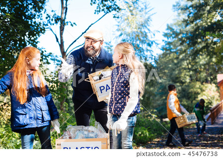 Nice positive girls looking at the bearded man 45476738