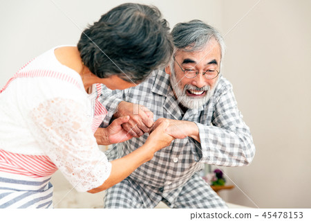 Nursing seniors 45478153