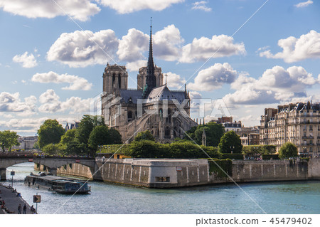 Notre Dame Basilica from Paris Seine 45479402
