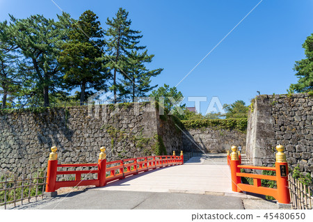 Tsuruga城堡石垣和走廊橋樑 45480650