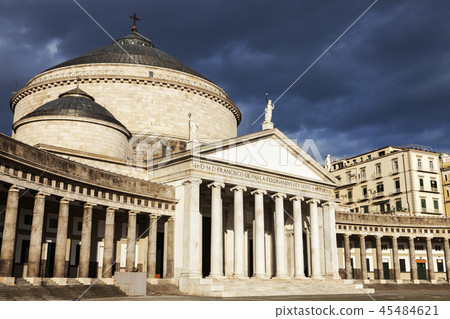 Piazza Plebiscito in Naples Piazza Plebiscito in Naples 45484621