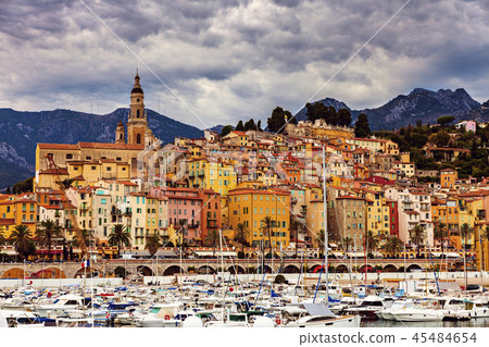 Heavy clouds over Menton 45484654