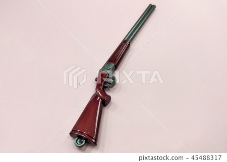Scale model of military short gun 45488317