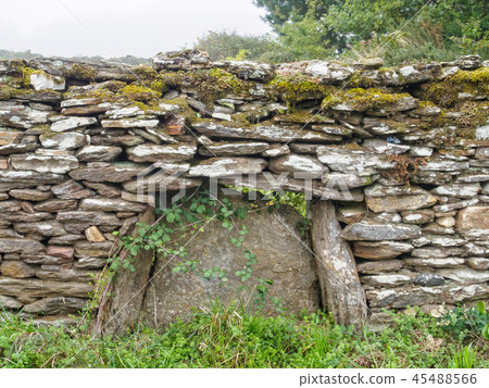 Dry-stone wall - Mercadoiro 45488566