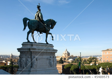 Victor Emmanuel 45489573