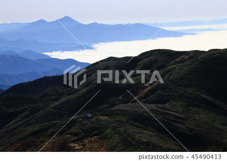 A road to the top of the Tohoku Iide mountain range Iideyo mountain The view of Mt. 45490413