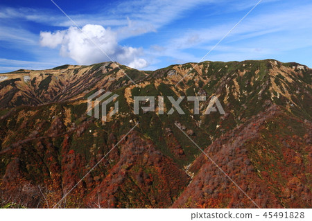 The way to the top of the Tohoku Iide mountain range Iideno mountain top 45491828
