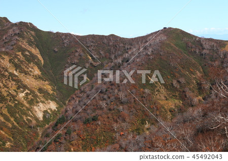 The road to the top of the Tohoku Iide mountain range Iideno mountain Autumn 45492043