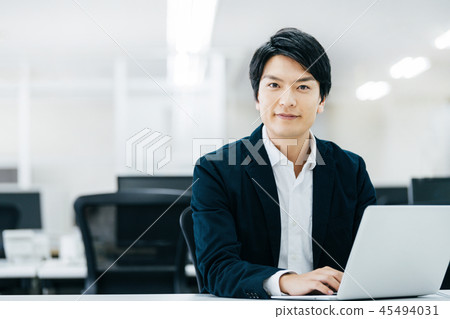 Businessman in the office Businessman in the office 45494031