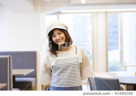 Cafe Restaurant Female Young Female Person Owner Owner Restaurant Clerk Part-time Job 45494284