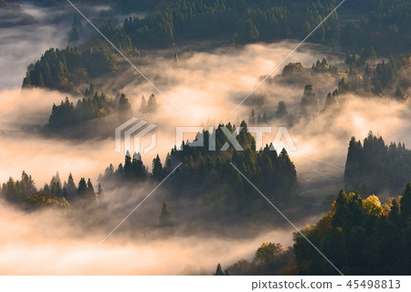 Sea of clouds and fog and village 45498813
