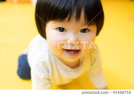一個孩子 45499759