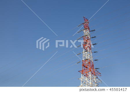 A tower in the morning sun, a scene of the tower rising in the morning on a clear morning on New Year's Day. 45501417
