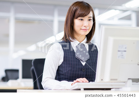 clerk  45501443