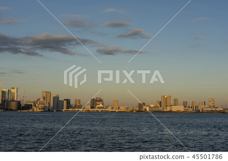 東京灣區染成了夕陽 45501786